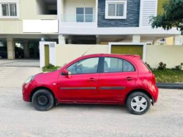 https://images10.gaadi.com/usedcar_image/4526497/original/processed_2755e28a07d0168e990ef0654c1d2035.jpg?imwidth=6401