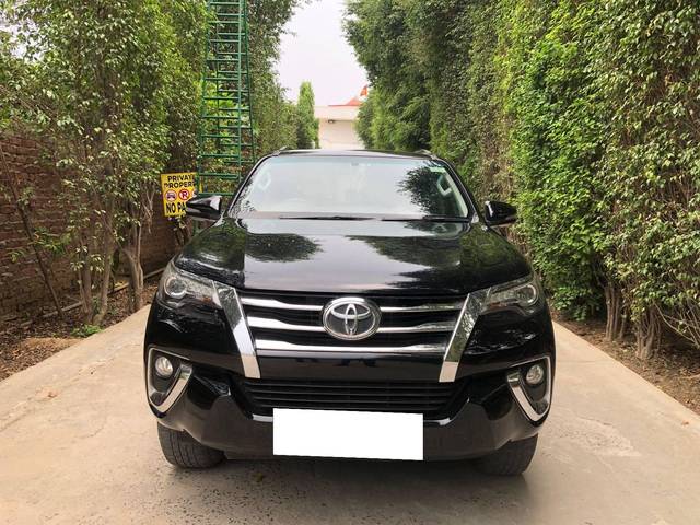 https://images10.gaadi.com/usedcar_image/4526498/original/processed_5dd6a52f5531ad2ba6f91e5399c32266.jpg?imwidth=6400
