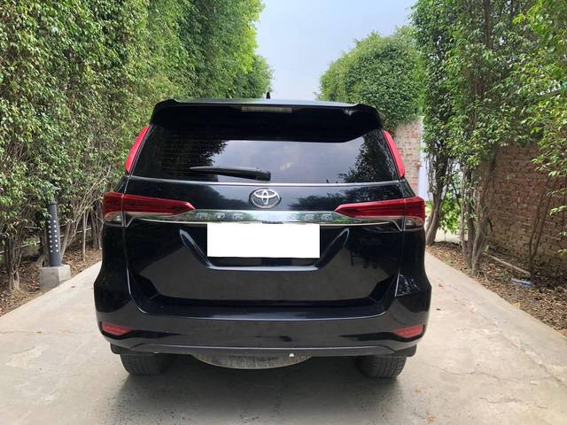 https://images10.gaadi.com/usedcar_image/4526498/original/processed_b088ce476246f5f9aed67ea76dedef55.jpg?imwidth=6401