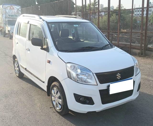 https://images10.gaadi.com/usedcar_image/4526499/original/processed_b66d0dc59f12d068e08cd625b425a7ae.jpg?imwidth=6402
