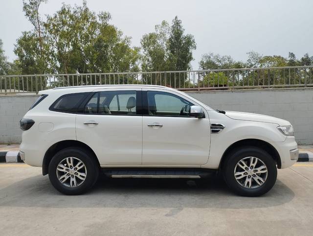 https://images10.gaadi.com/usedcar_image/4526502/original/9687f6505f3f131a0803f43565f2227a.jpg?imwidth=6401