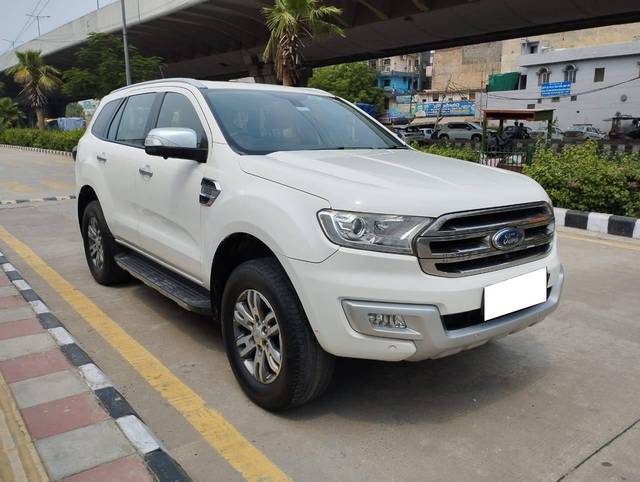 https://images10.gaadi.com/usedcar_image/4526502/original/processed_5869fb5af9ad9330c46bcc3663a9b4f6.jpg?imwidth=6400