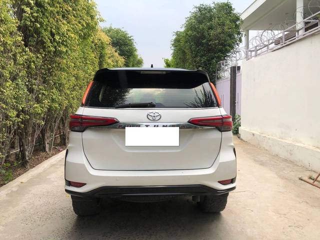 https://images10.gaadi.com/usedcar_image/4526503/original/processed_389721543146cacc088a4208515481ba.jpg?imwidth=6401