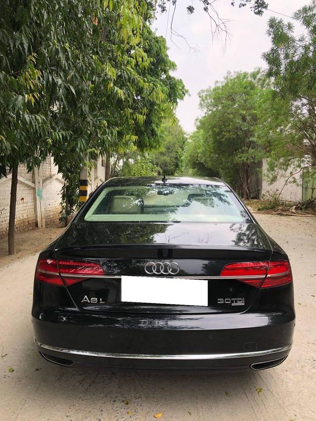 https://images10.gaadi.com/usedcar_image/4526507/original/processed_ee1852053bb6b322b83c263034477f24.jpg?imwidth=6402