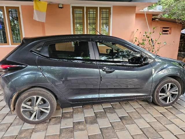 https://images10.gaadi.com/usedcar_image/4526514/original/processed_35058caa-8fe2-4df8-b5ff-87866a60ae2d.jpg?imwidth=6401