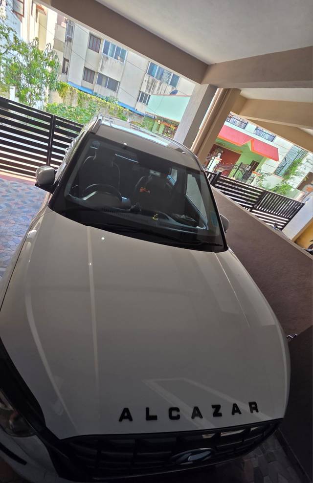 https://images10.gaadi.com/usedcar_image/4526534/original/88f33eda-43cd-4110-af5f-9a339a6ae41e.jpg?imwidth=6401