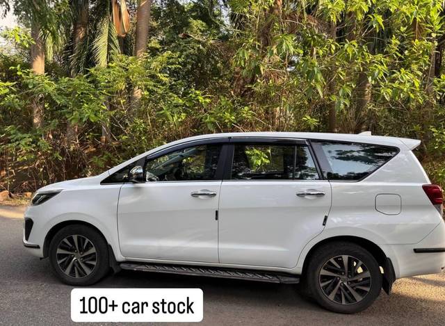 https://images10.gaadi.com/usedcar_image/4526558/original/processed_da1e6f11e1bc09d6283aff33276f607a.jpg?imwidth=6402