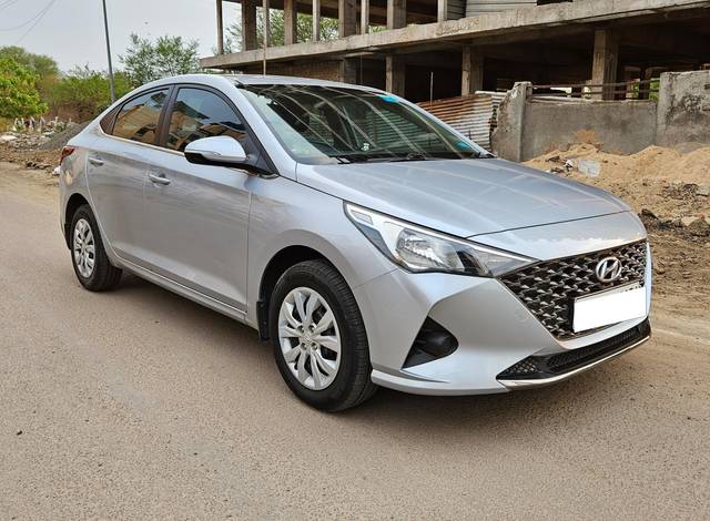 https://images10.gaadi.com/usedcar_image/4526560/original/processed_70e1826ebcccfff22043c6c5073aae51.jpg?imwidth=6400