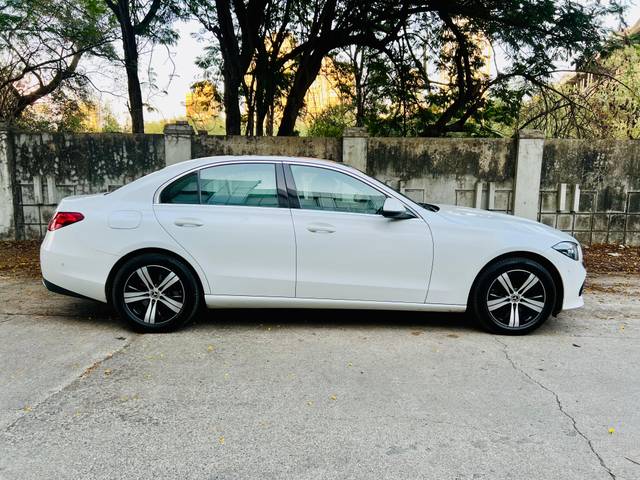 https://images10.gaadi.com/usedcar_image/4526565/original/888ca6e287ddac4a80a7985b2c5bc1d0.jpg?imwidth=6401