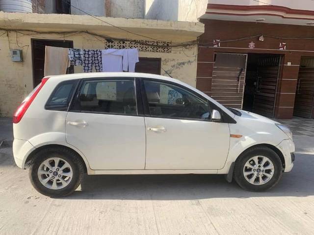 https://images10.gaadi.com/usedcar_image/4526575/original/processed_46c62c27-5075-444f-8d00-e59a8adad415.jpeg?imwidth=6401