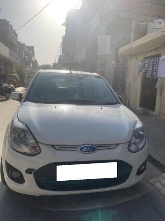 https://images10.gaadi.com/usedcar_image/4526575/original/processed_69a35a46-292d-4f64-935f-aeb32b57fabb.jpeg?imwidth=6400