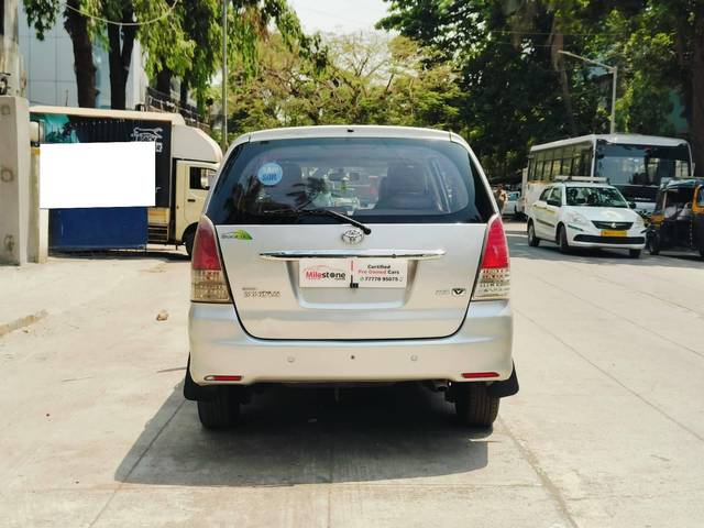 https://images10.gaadi.com/usedcar_image/4526588/original/processed_f1056f6f13fb22a95fa56199119aef74.jpeg?imwidth=6402