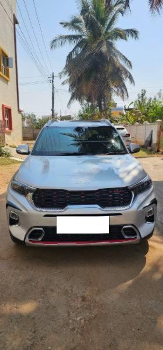 https://images10.gaadi.com/usedcar_image/4526591/original/processed_1a846ce8-05fc-4145-9c85-1efde1aad4af.jpg?imwidth=6400