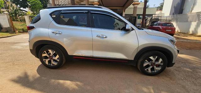 https://images10.gaadi.com/usedcar_image/4526591/original/processed_9becd282-3ced-430f-94f8-bc65534706f8.jpg?imwidth=6401