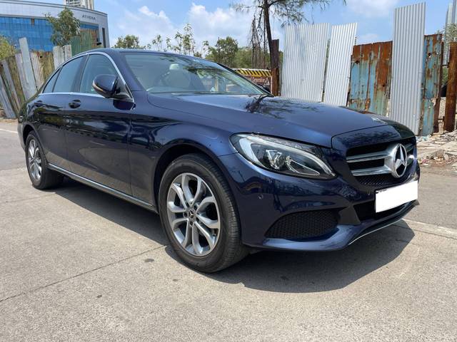 https://images10.gaadi.com/usedcar_image/4526617/original/processed_18cc4a98bfee8f88840eb83a68a6c3d6.jpg?imwidth=6400