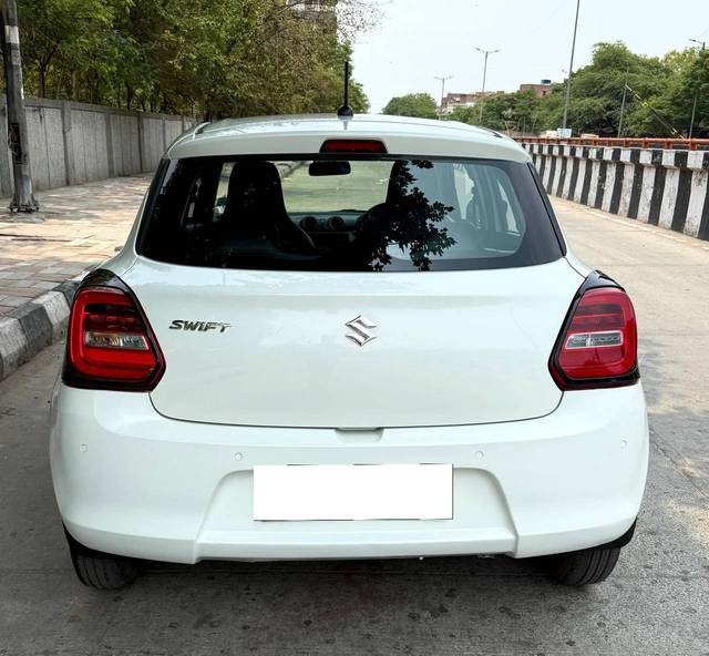 https://images10.gaadi.com/usedcar_image/4526624/original/processed_83828fad8a59c5d50739f45c43c88ed0.jpg?imwidth=6401