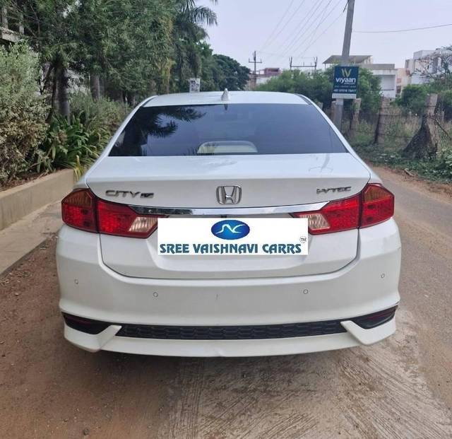 https://images10.gaadi.com/usedcar_image/4526627/original/processed_4ac7c14dbd8a359449300ec1077b6578.jpg?imwidth=6401