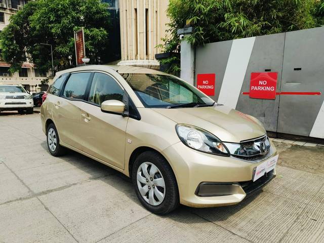 https://images10.gaadi.com/usedcar_image/4526634/original/processed_03e3424dc0477bbe1589bda99769e396.jpeg?imwidth=6400