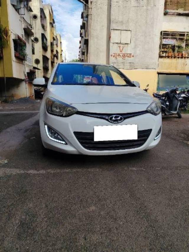https://images10.gaadi.com/usedcar_image/4526635/original/processed_ae095ee5-8287-4238-b663-4d350d3a8f7d.jpg?imwidth=6402