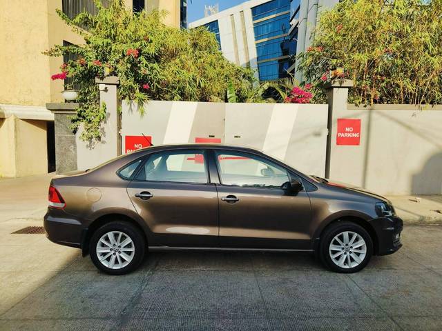 https://images10.gaadi.com/usedcar_image/4526637/original/processed_b254b206ea401f7c6311954ef5aba921.jpeg?imwidth=6401