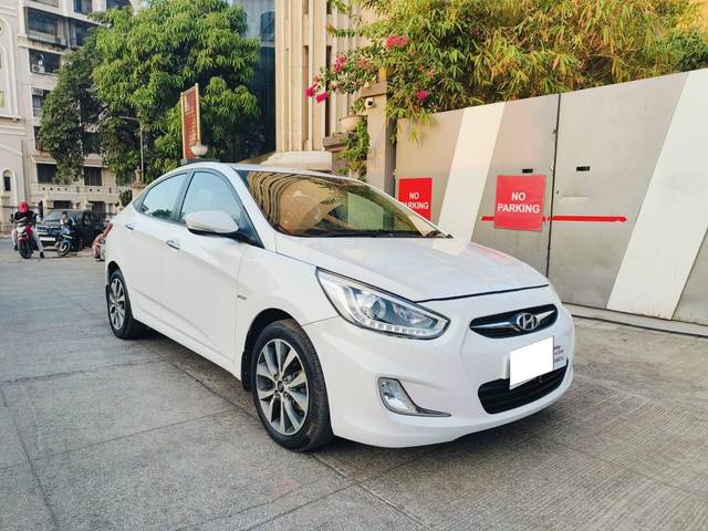 https://images10.gaadi.com/usedcar_image/4526639/original/processed_18b6efa9792121fb78ac24bcc86e5d8c.jpeg?imwidth=6400