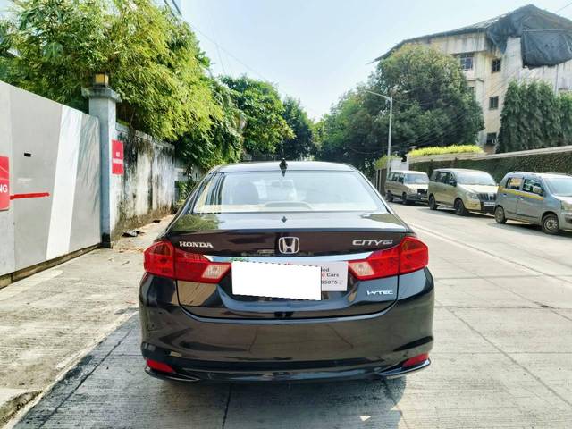 https://images10.gaadi.com/usedcar_image/4526644/original/processed_41d66b9c02552ba07b588a0f7f68a6ca.jpg?imwidth=6402