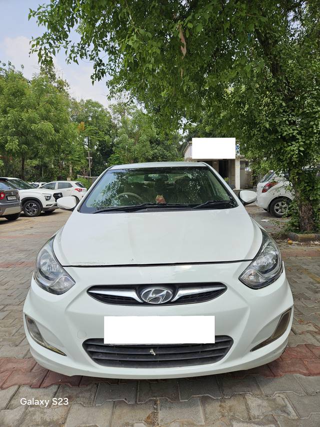 https://images10.gaadi.com/usedcar_image/4526656/original/processed_58c6aa3c-7e58-48d8-a2f7-e9afc01dda04.jpg?imwidth=6401