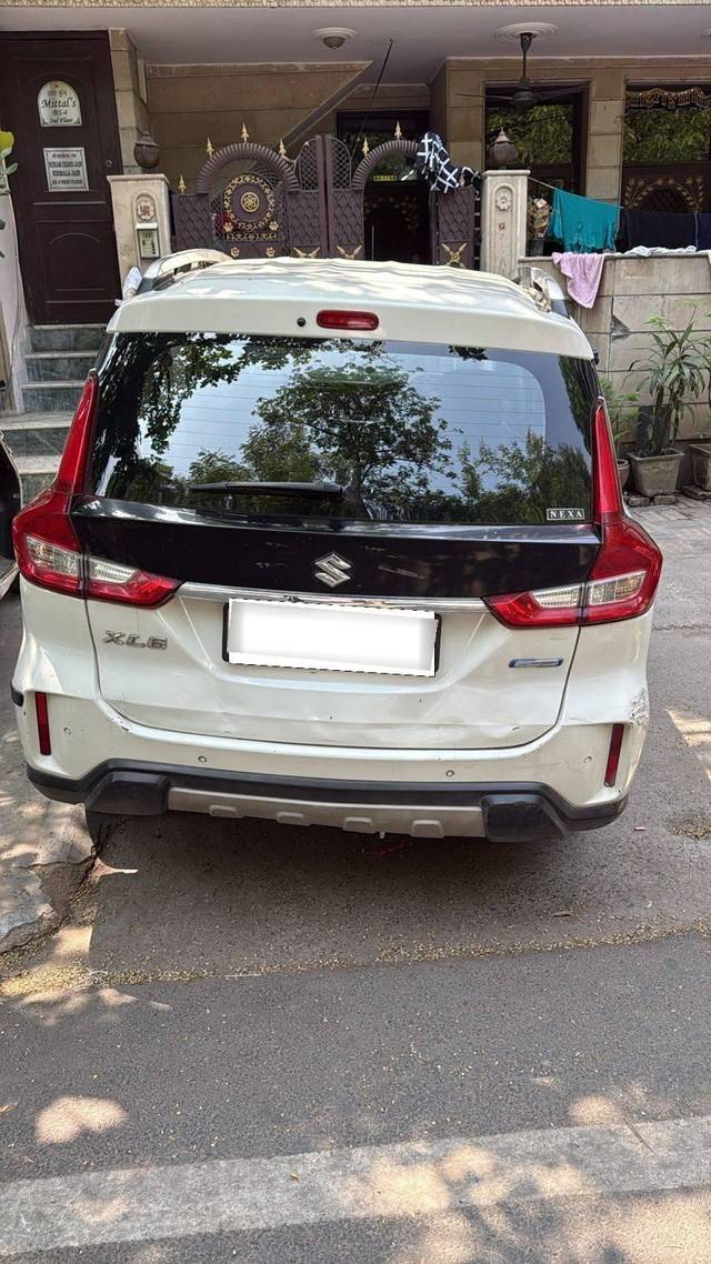 https://images10.gaadi.com/usedcar_image/4526707/original/processed_processed_a22eb745-50bc-49ce-b3cd-8d1dadf637c4.jpg?imwidth=6401