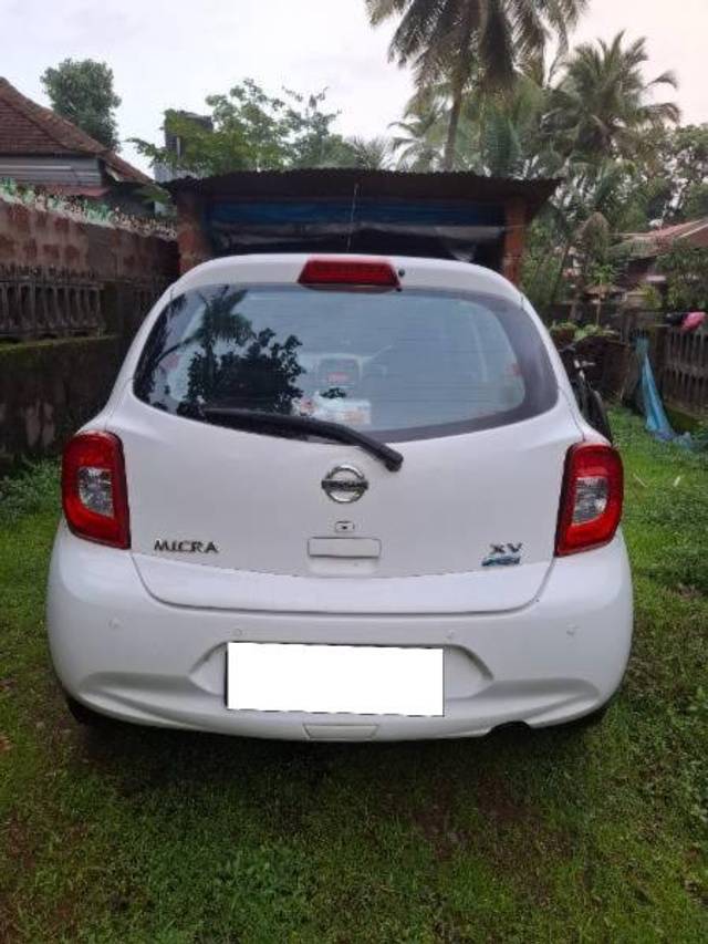 https://images10.gaadi.com/usedcar_image/4526729/original/processed_76073b21-51de-4e93-ab58-069f0336d3b7.jpg?imwidth=6401