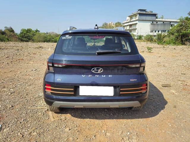 https://images10.gaadi.com/usedcar_image/4526736/original/processed_a1618ef837436ba688247974a61bd93d.jpg?imwidth=6402