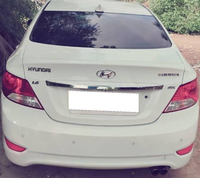 https://images10.gaadi.com/usedcar_image/4526741/original/processed_2294f0c8-c7c2-48bf-9ac3-3fc0f5e86289.jpg?imwidth=6402
