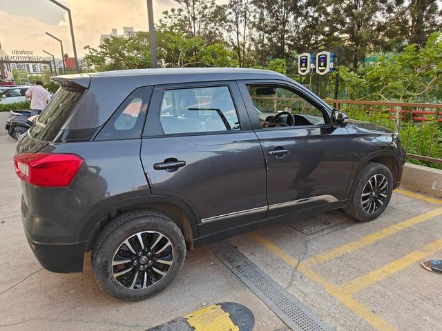 https://images10.gaadi.com/usedcar_image/4526764/original/processed_ab1513eb-1542-4f33-8507-60827977db35.jpg?imwidth=6401