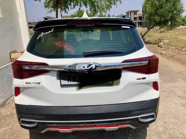 https://images10.gaadi.com/usedcar_image/4526798/original/processed_5282ad58-7c60-4c54-a7bc-8d10ea876ced.jpeg?imwidth=6402