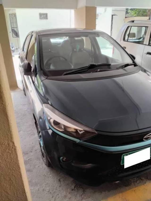 https://images10.gaadi.com/usedcar_image/4526803/original/processed_60ff52aa-51ea-44d3-af16-001222e013fc.jpg?imwidth=6401