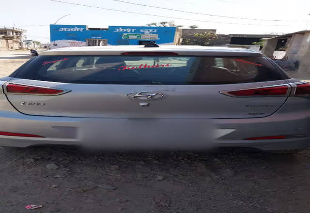 https://images10.gaadi.com/usedcar_image/4526808/original/fb930e03-a48b-4fc4-afcc-83df58bbffe0.?imwidth=6401