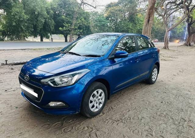 https://images10.gaadi.com/usedcar_image/4526837/original/processed_26ed0c7d-eb07-48cf-822e-12c22f700538.jpg?imwidth=6402