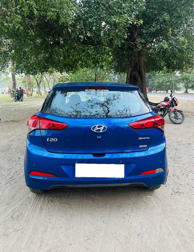 https://images10.gaadi.com/usedcar_image/4526837/original/processed_6d460876-51be-4fca-a2d3-30e0ae0b9eab.jpg?imwidth=6401