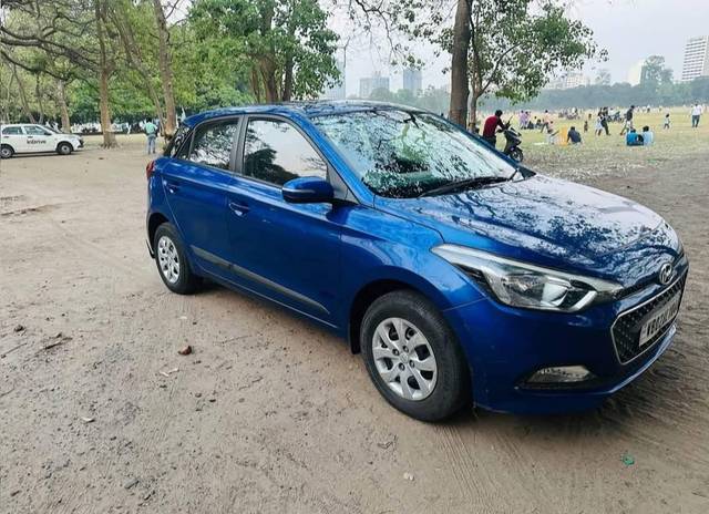 https://images10.gaadi.com/usedcar_image/4526837/original/processed_f8e5c224-d496-4265-b93e-490923edbb23.jpg?imwidth=6400