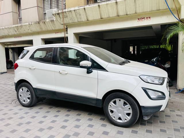 https://images10.gaadi.com/usedcar_image/4526840/original/processed_352bf05c-6f55-4243-9580-cd536fe12a64.jpg?imwidth=6402