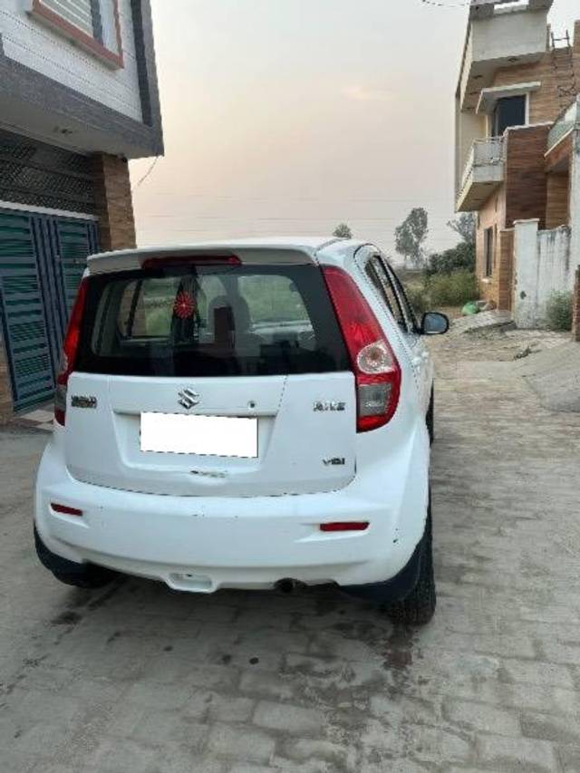 https://images10.gaadi.com/usedcar_image/4526846/original/processed_c7d22868-fe38-4ffb-b1e7-78d88d539c82.jpeg?imwidth=6402