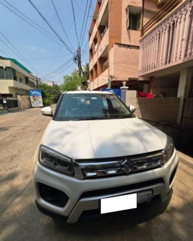 https://images10.gaadi.com/usedcar_image/4526869/original/processed_ee5a7c69-1112-4645-89db-e1a1eb7bc4d7.jpg?imwidth=6400