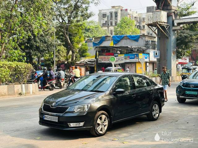 https://images10.gaadi.com/usedcar_image/4526873/original/processed_d70cc36eeb41d2932b99f9e7d800a4ee.jpg?imwidth=6402
