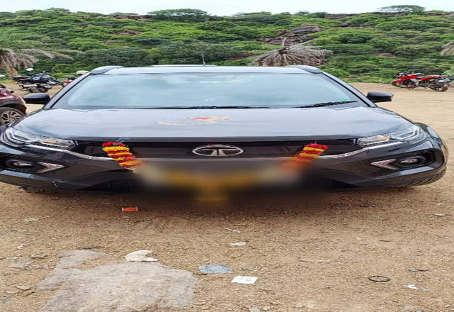 https://images10.gaadi.com/usedcar_image/4526894/original/54b72f5e-ed1e-4a13-931d-8c9f94fae2aa.?imwidth=6400