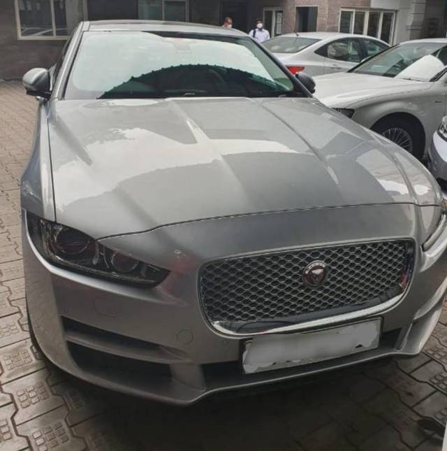 https://images10.gaadi.com/usedcar_image/4526979/original/processed_85f5be89-28db-40b4-bdfd-e97cf7709455.jpg?imwidth=6402
