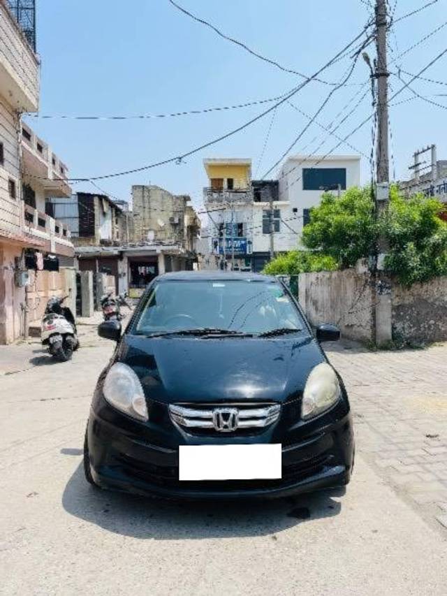 https://images10.gaadi.com/usedcar_image/4526987/original/processed_1da5b22a-5e56-42ab-aa3f-15db3f8bf0ba.jpeg?imwidth=6400