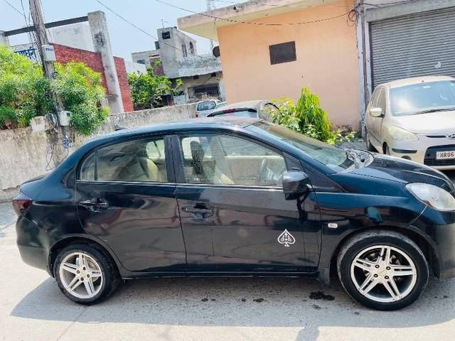 https://images10.gaadi.com/usedcar_image/4526987/original/processed_6056883c-bc53-4c1a-9d18-9c2a7fbb0fc9.jpeg?imwidth=6401