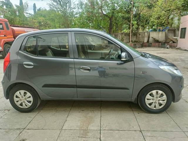 https://images10.gaadi.com/usedcar_image/4526989/original/processed_16193ceb6015c1e06bcd77f9ede7bd73.jpg?imwidth=6401