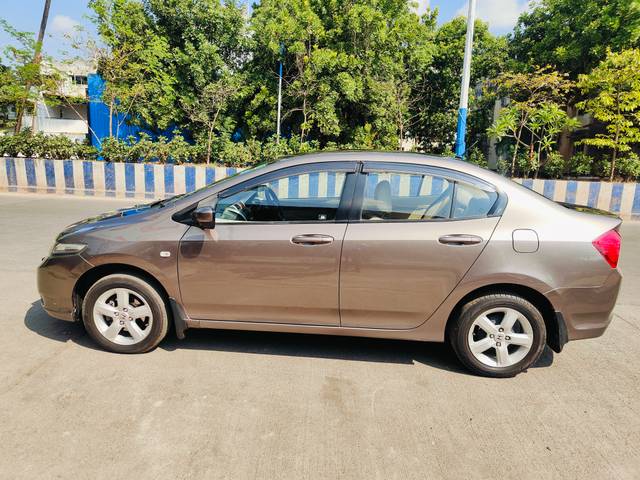 https://images10.gaadi.com/usedcar_image/4526992/original/a8f349d1df9d2978d14fecb7c0cadd18.jpg?imwidth=6402