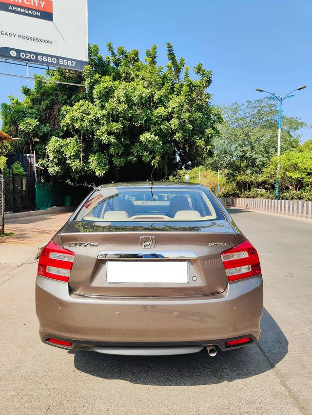 https://images10.gaadi.com/usedcar_image/4526992/original/processed_d17919d27f1ee2e02a3cbe301b28057f.jpg?imwidth=6401