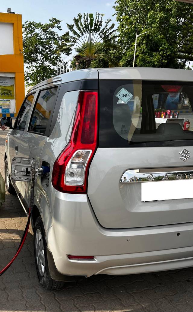 https://images10.gaadi.com/usedcar_image/4527016/original/processed_70a141b8-8123-45f7-8b8a-6a36e0d46eba.jpeg?imwidth=6400